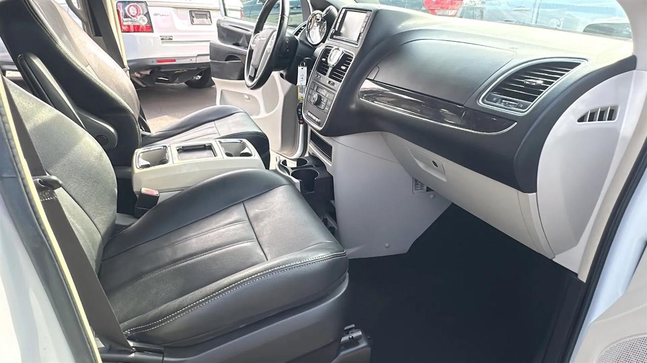Chrysler Town & Country  2016