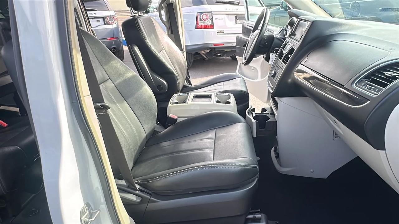 Chrysler Town & Country  2016