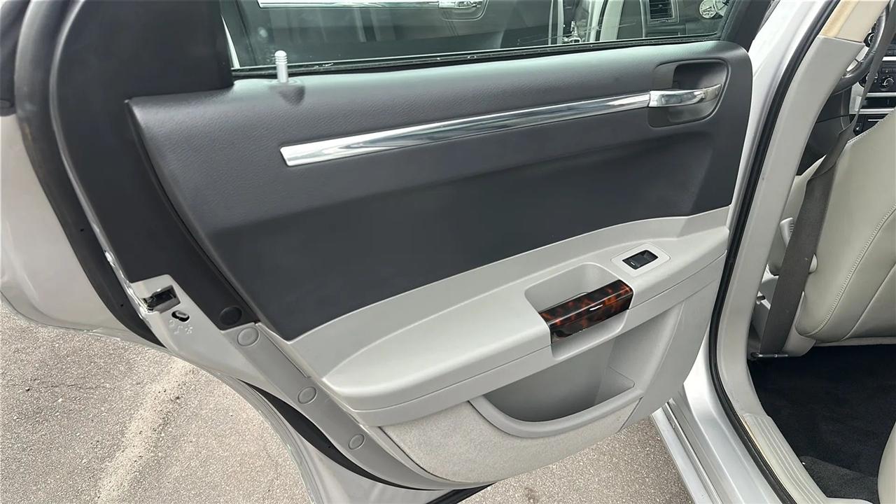 Chrysler 300  2007