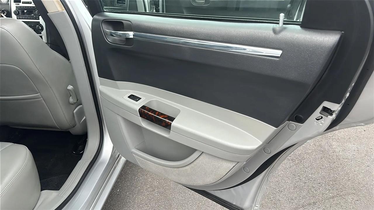 Chrysler 300  2007