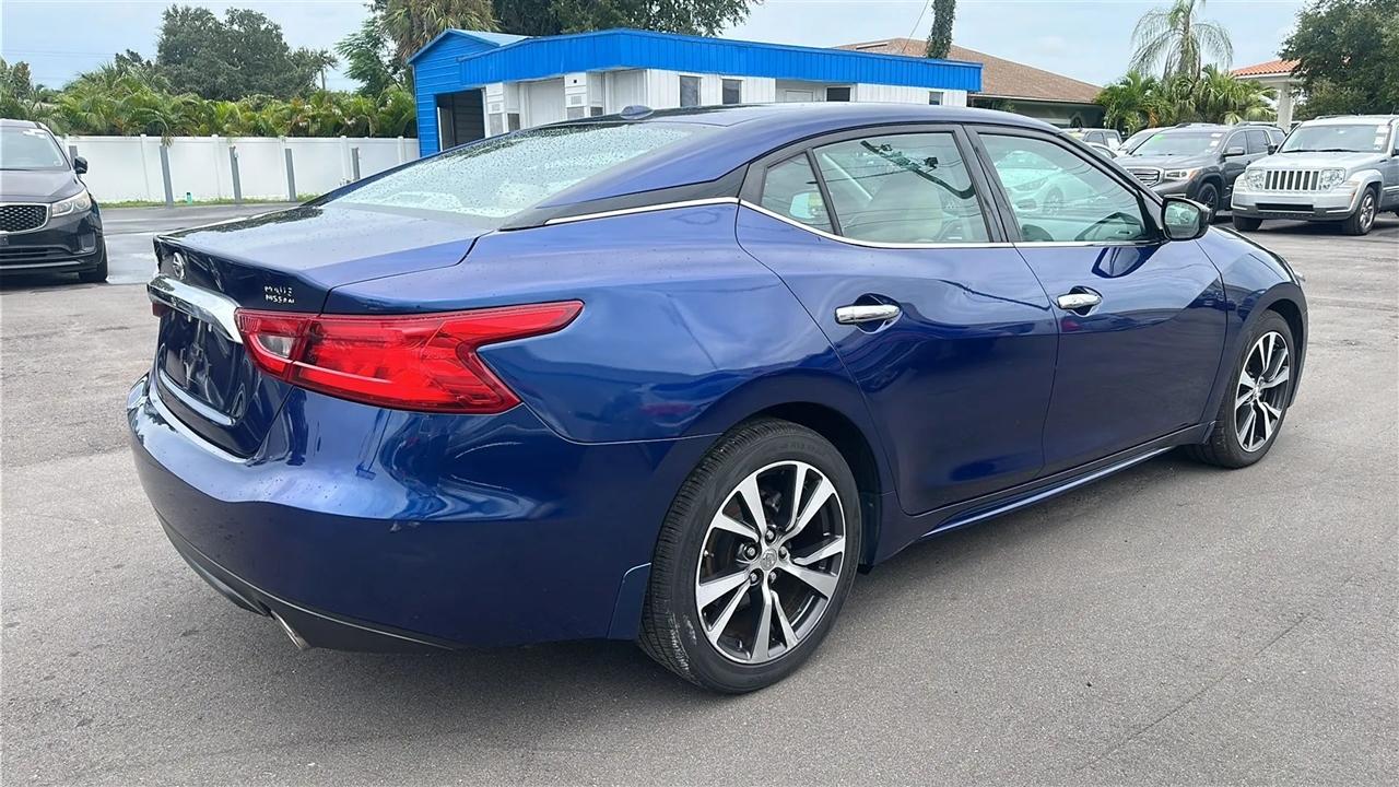 Nissan Maxima  2016
