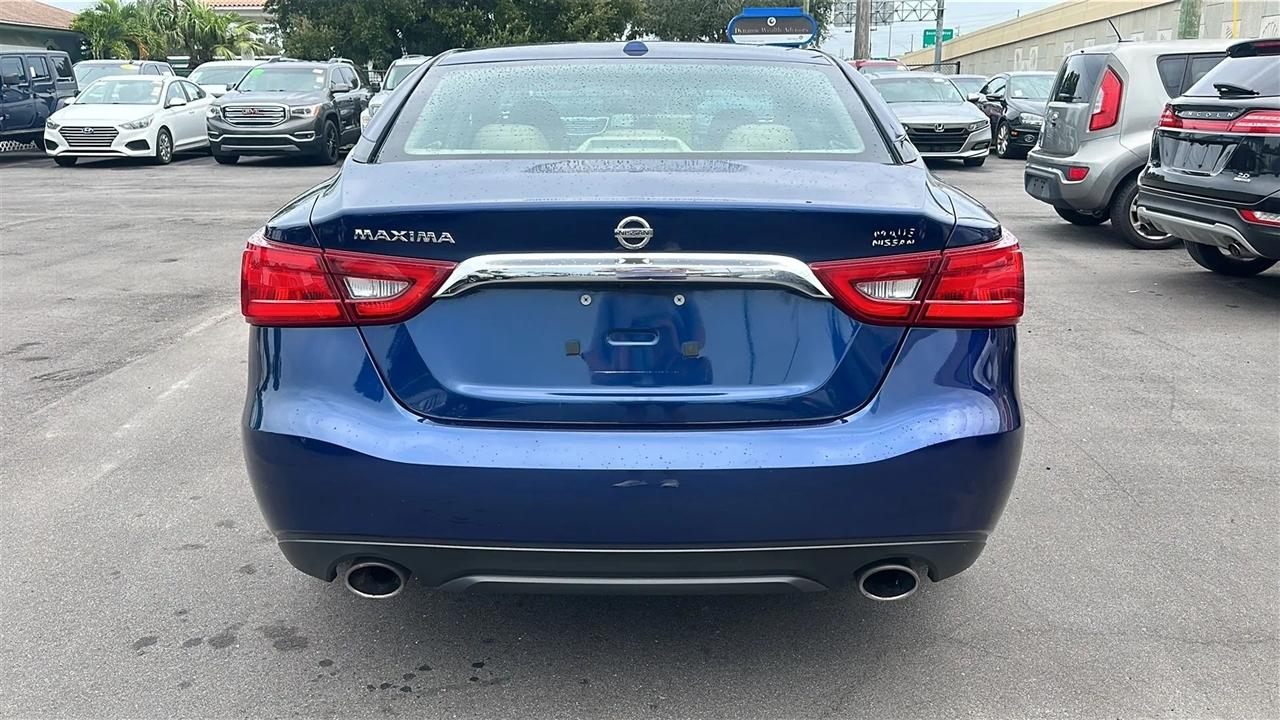 Nissan Maxima  2016