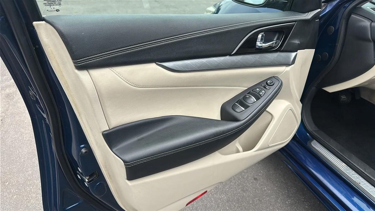 Nissan Maxima  2016