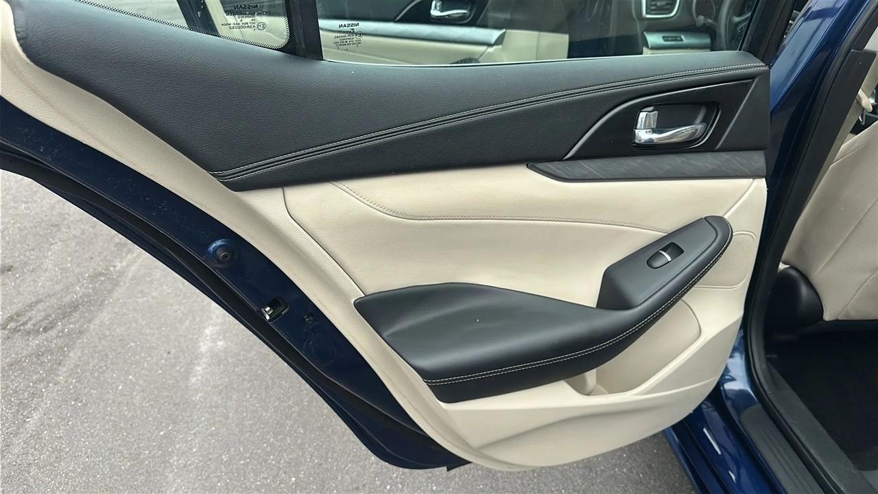 Nissan Maxima  2016