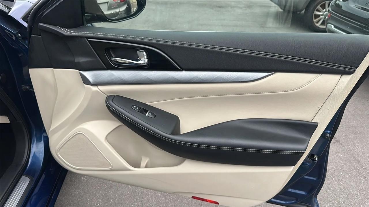 Nissan Maxima  2016