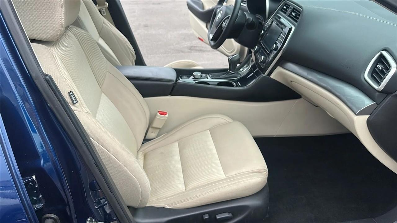 Nissan Maxima  2016
