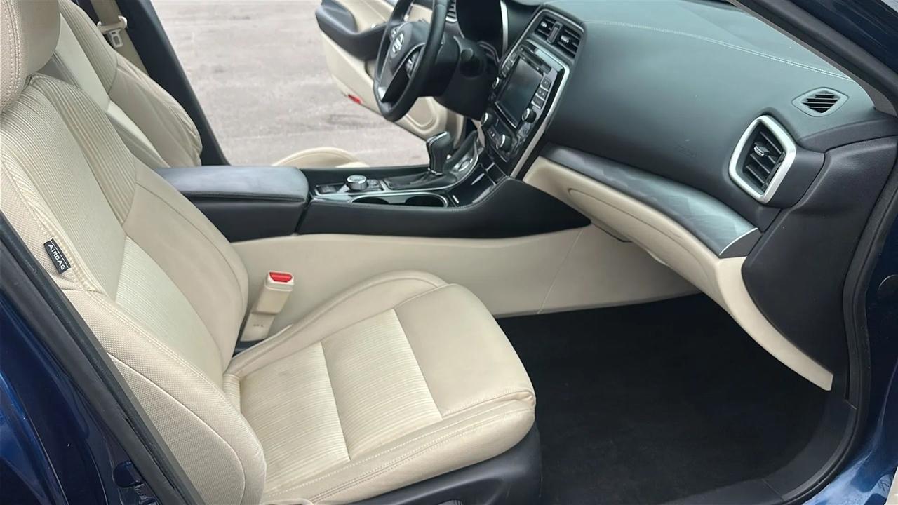 Nissan Maxima  2016