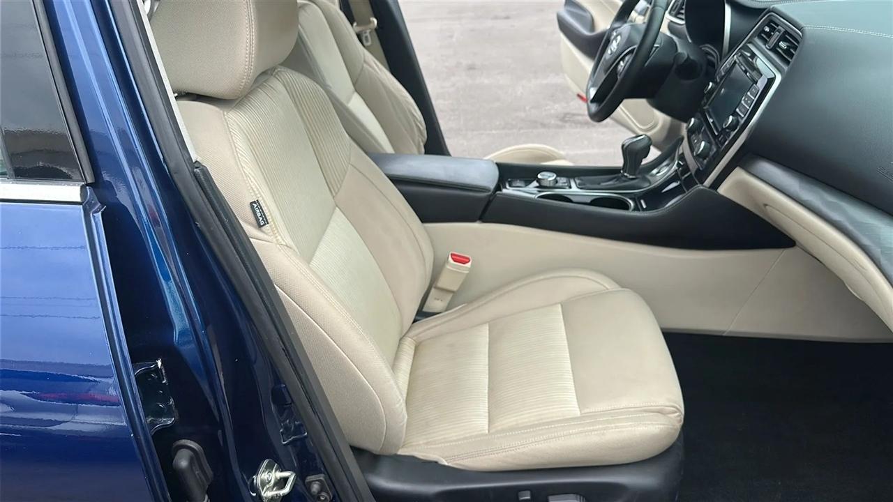 Nissan Maxima  2016