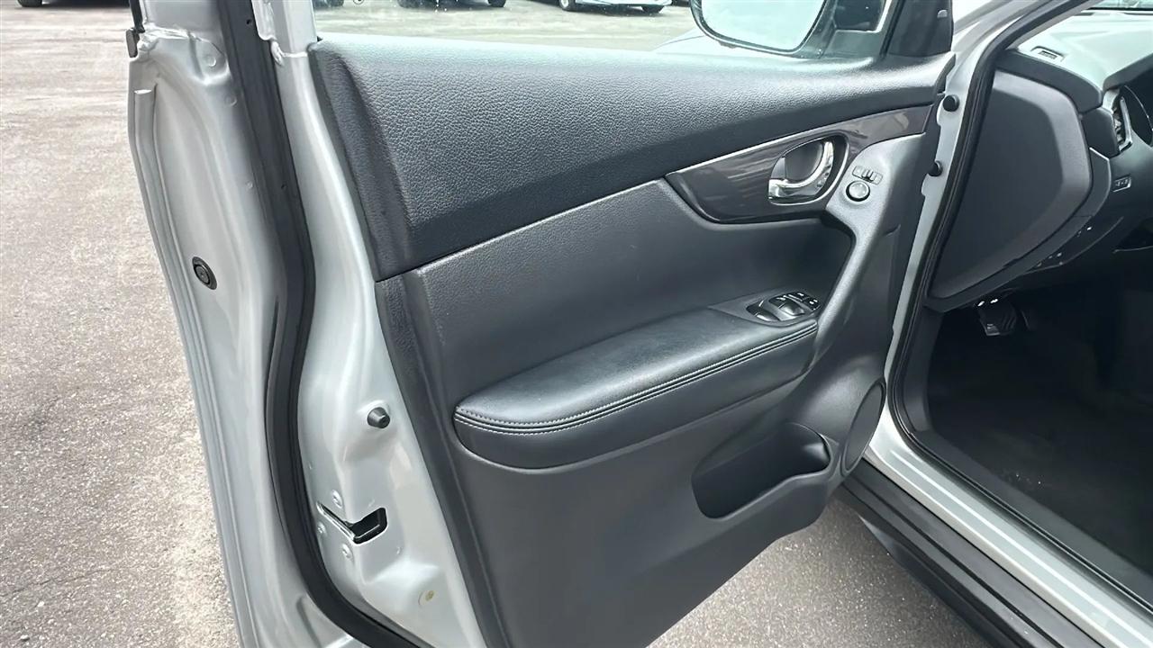 Nissan Rogue  2017
