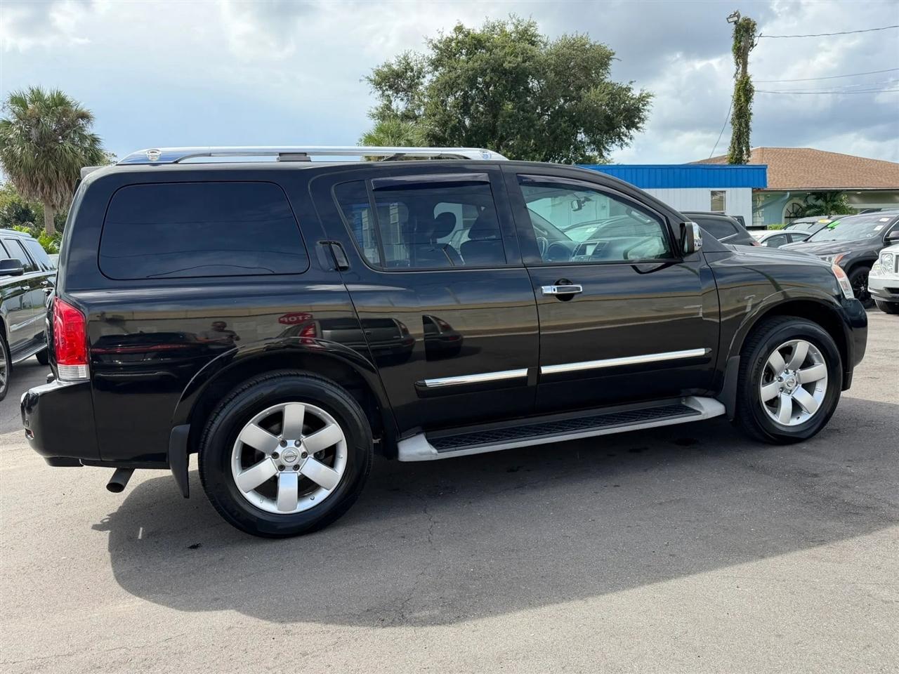 Nissan Armada  2013