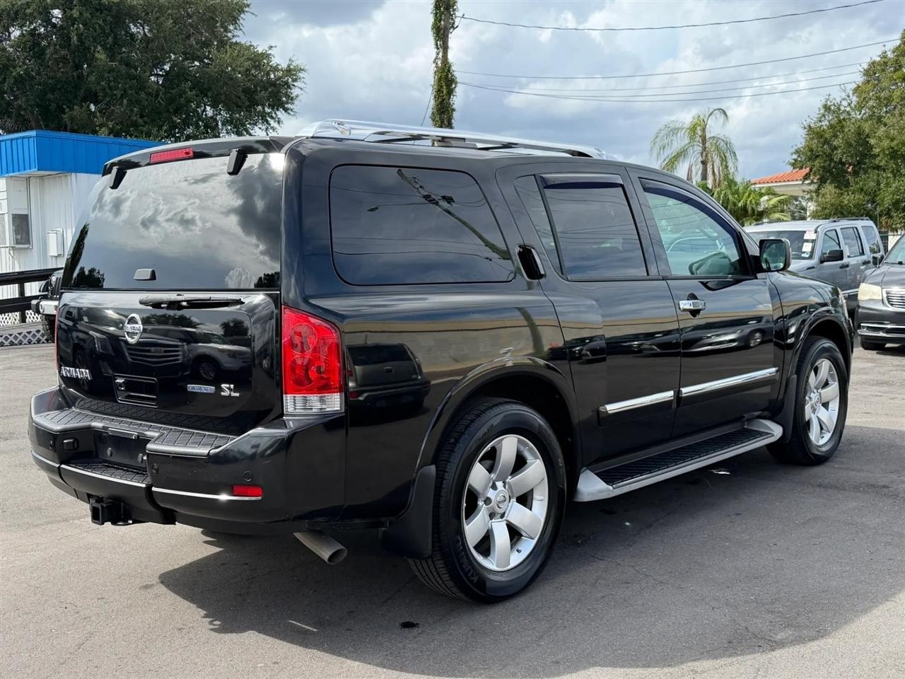 Nissan Armada  2013