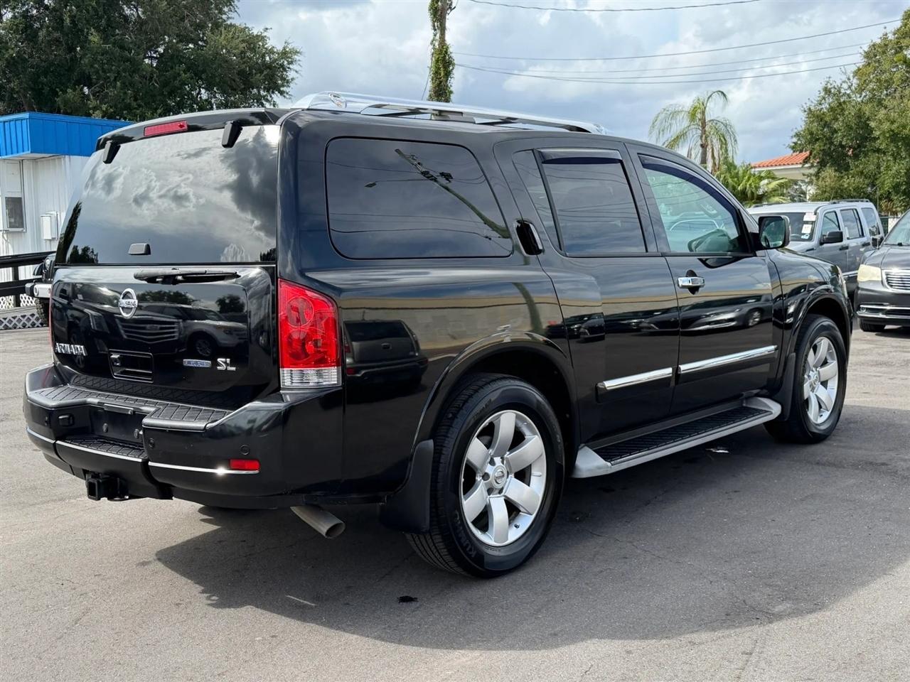 Nissan Armada  2013