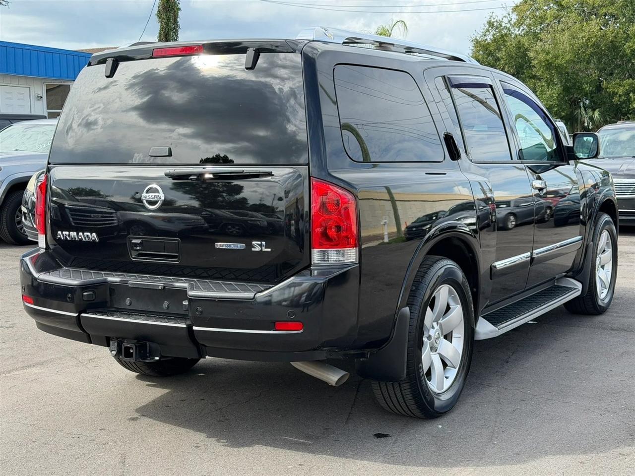 Nissan Armada  2013