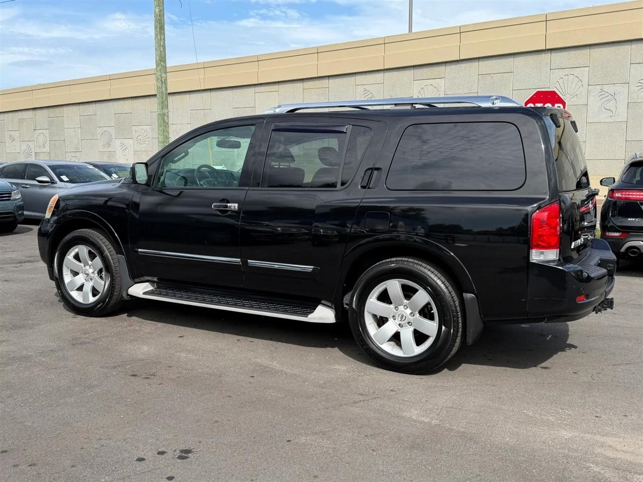 Nissan Armada  2013
