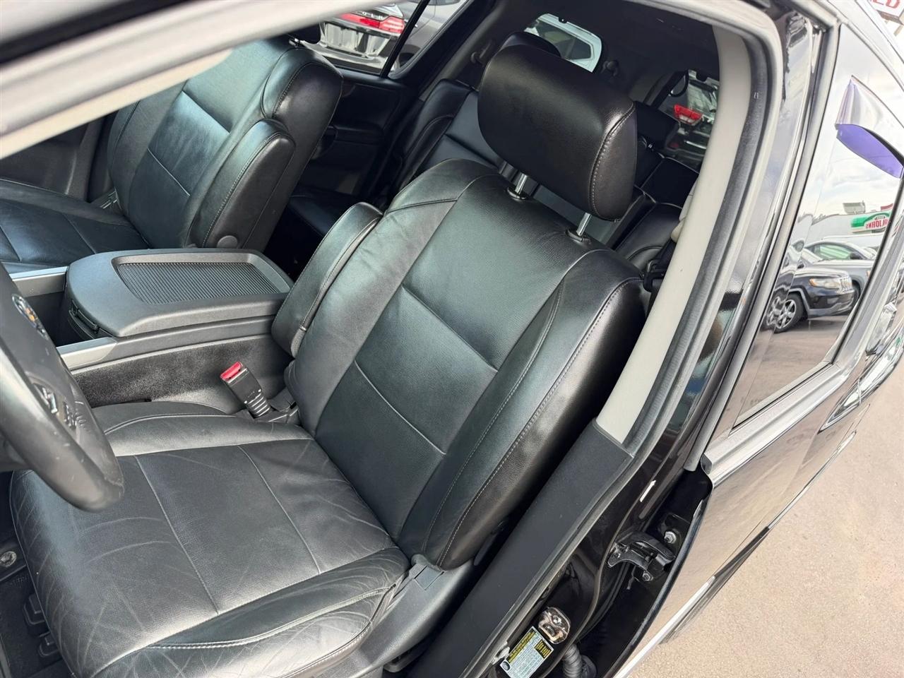 Nissan Armada  2013