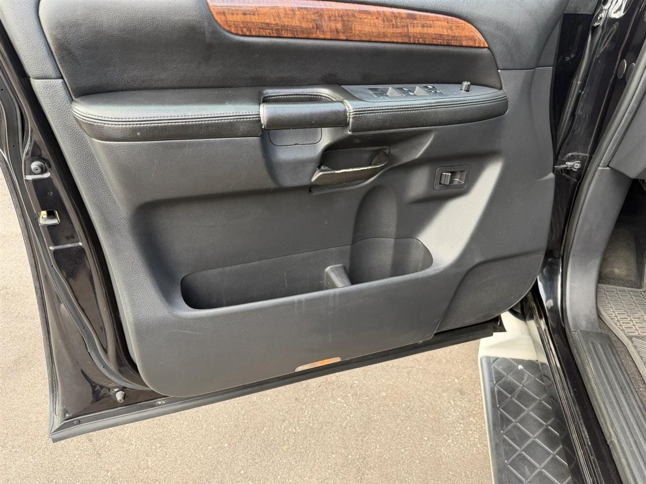 Nissan Armada  2013