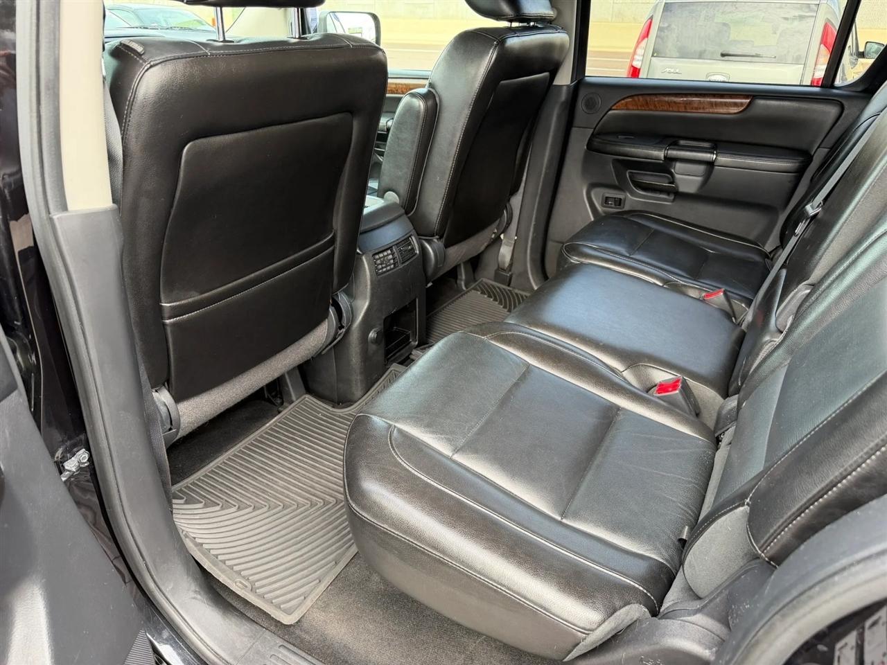 Nissan Armada  2013