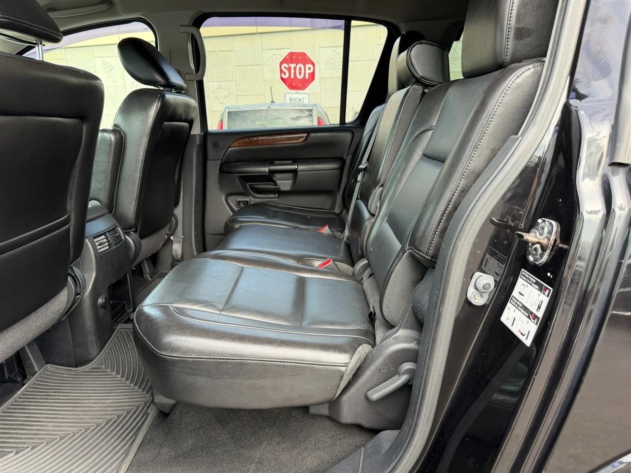 Nissan Armada  2013