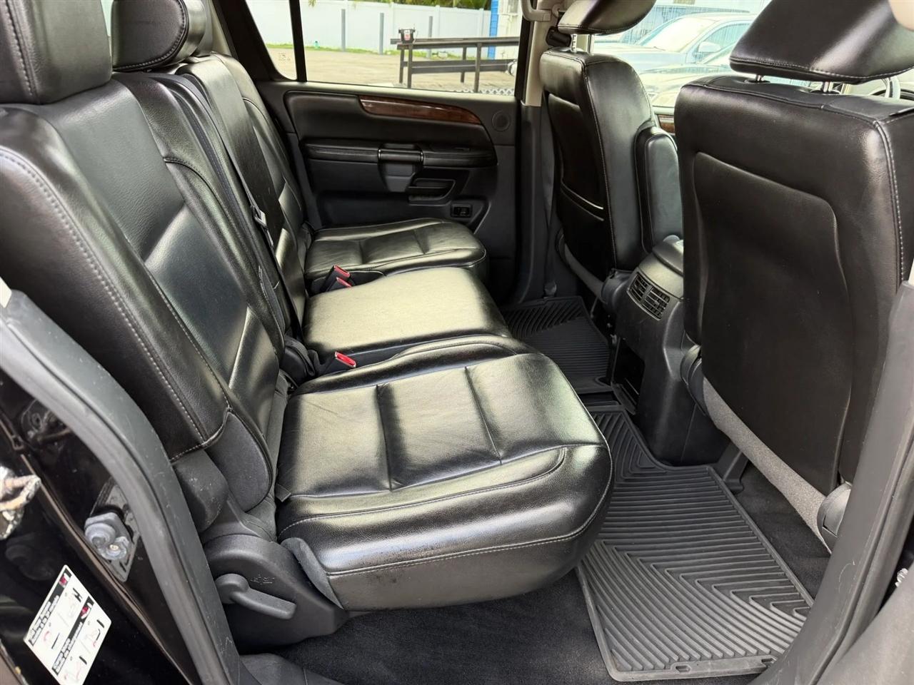 Nissan Armada  2013