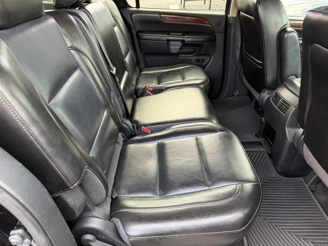 Nissan Armada  2013