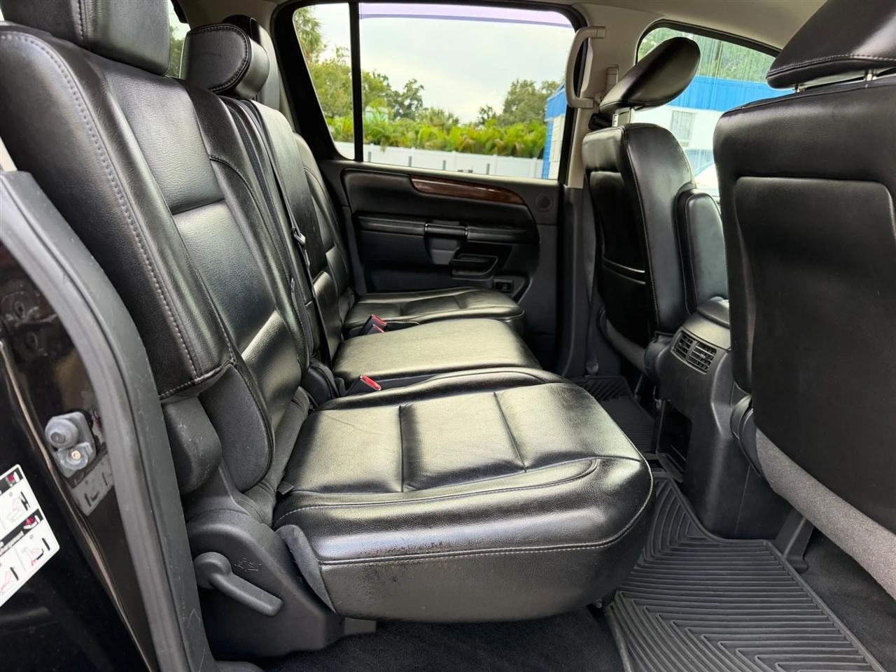 Nissan Armada  2013