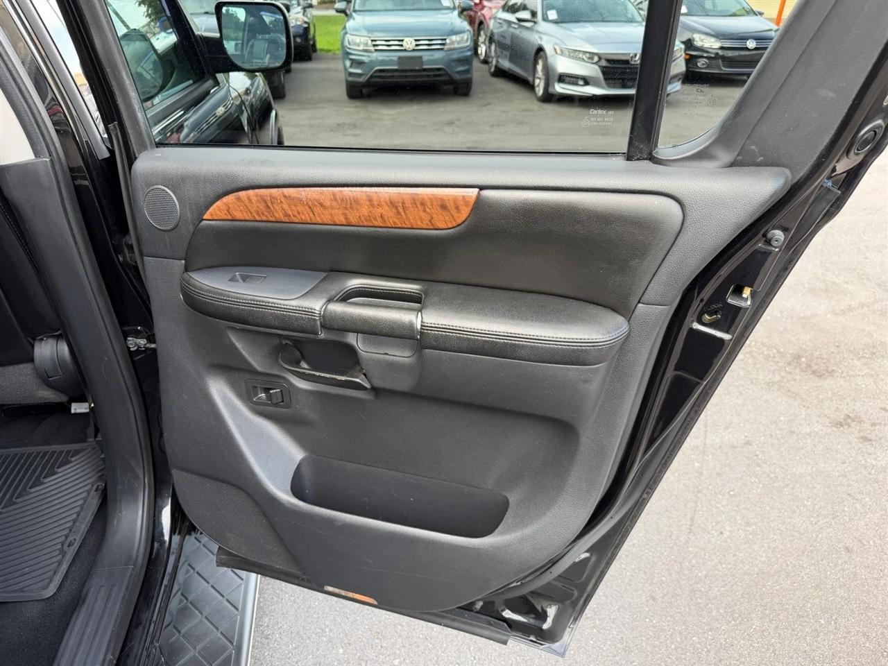 Nissan Armada  2013