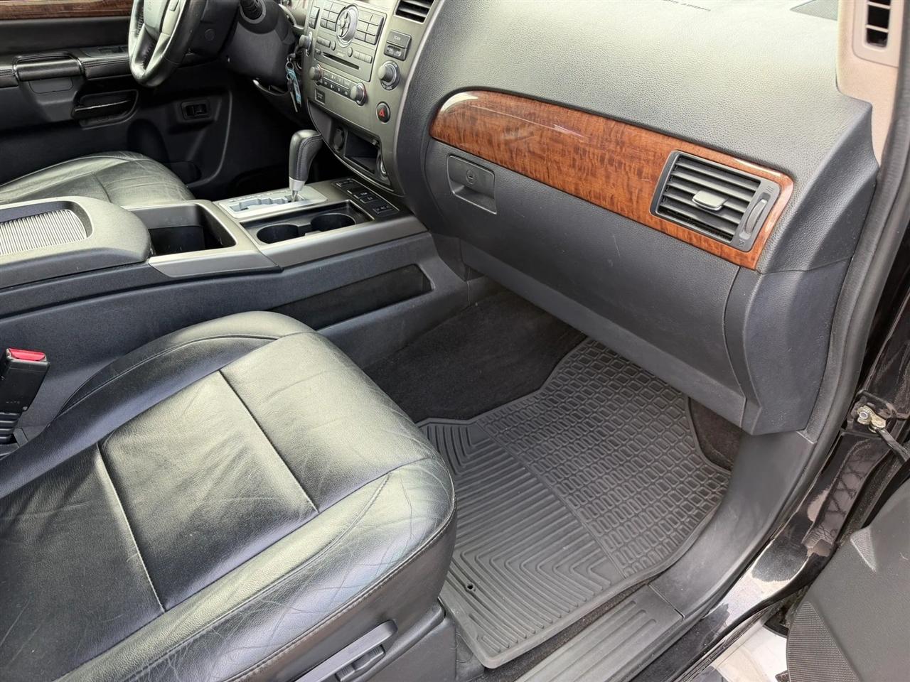 Nissan Armada  2013