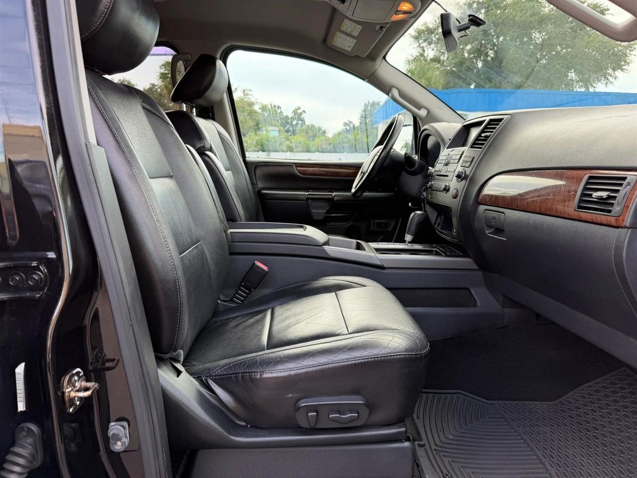 Nissan Armada  2013