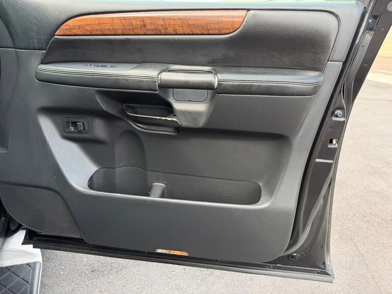 Nissan Armada  2013