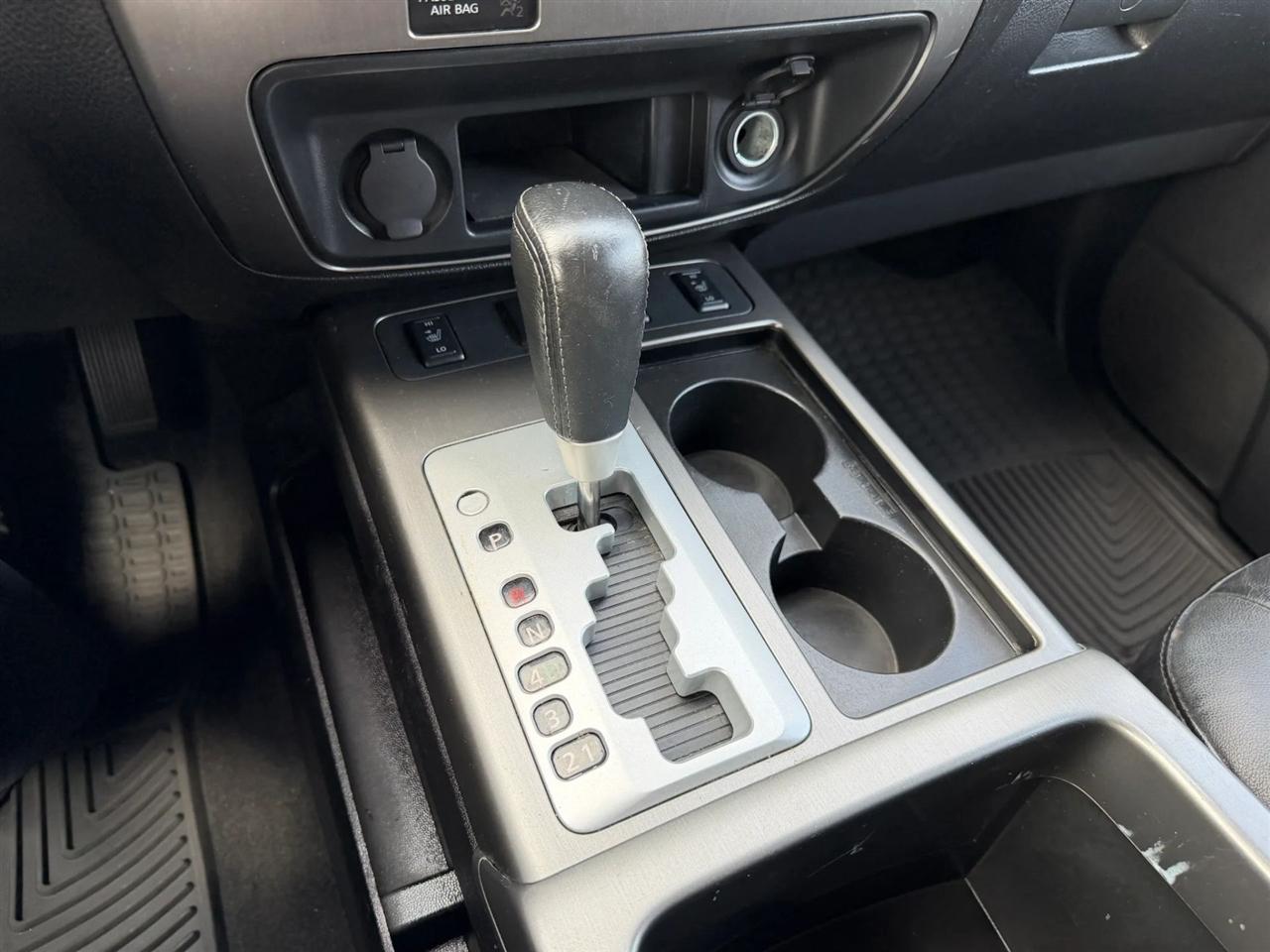 Nissan Armada  2013