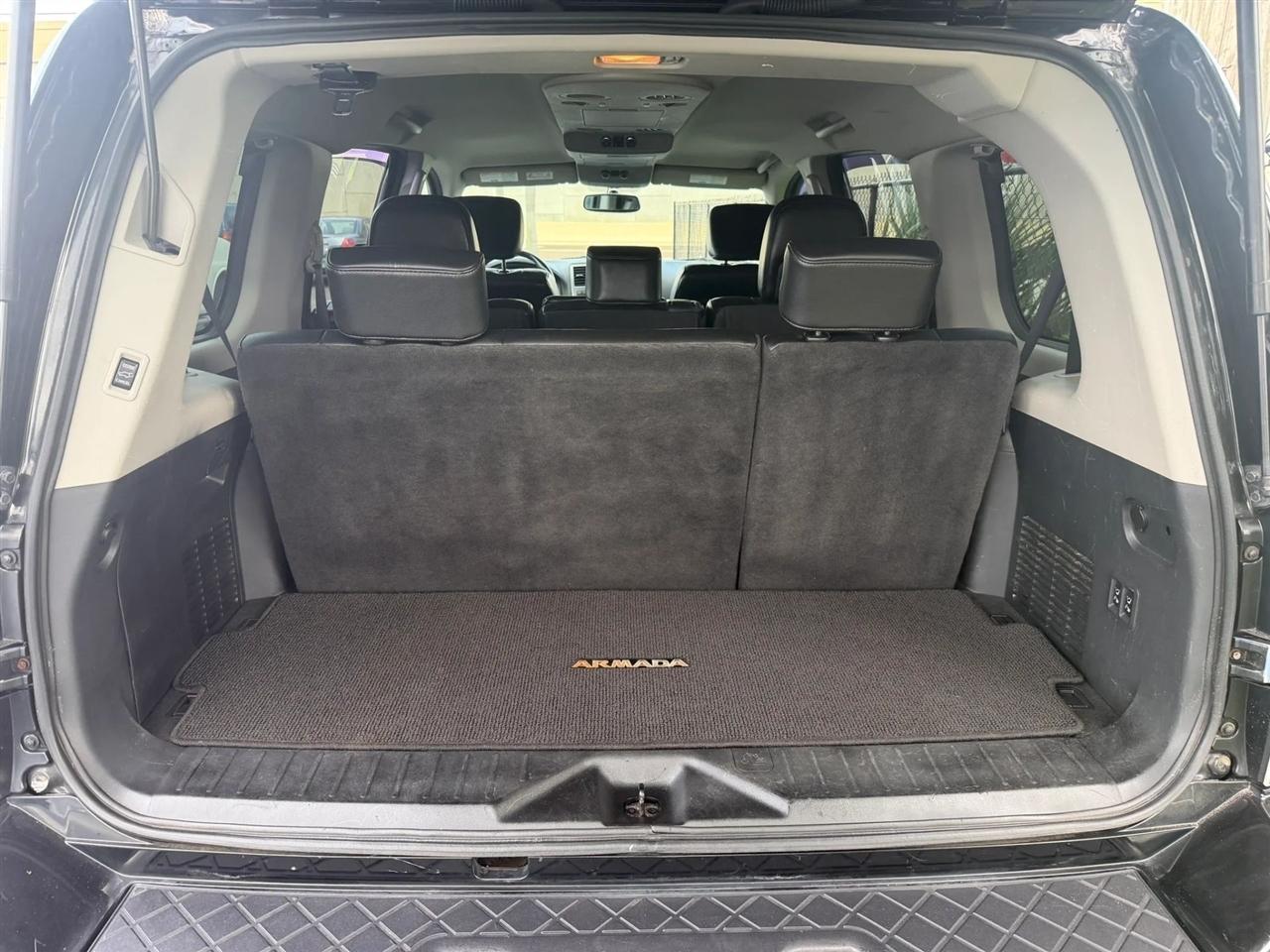 Nissan Armada  2013