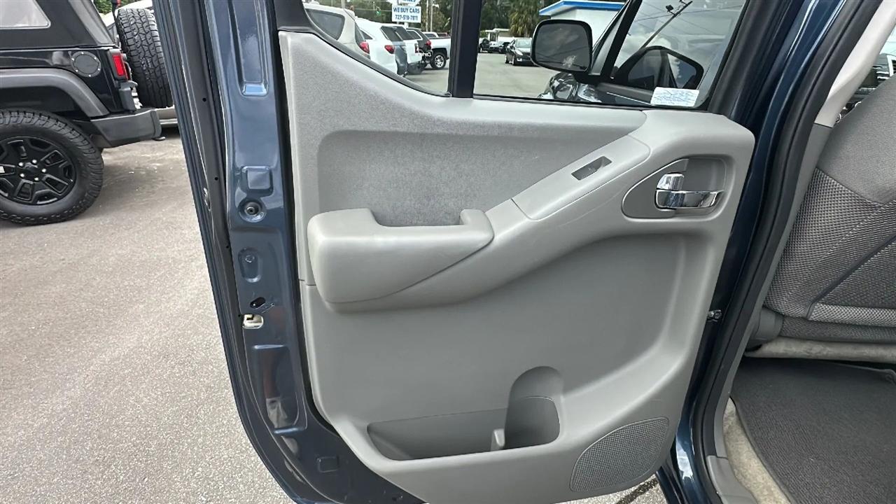 Nissan Frontier  2014