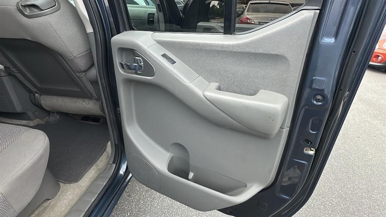 Nissan Frontier  2014