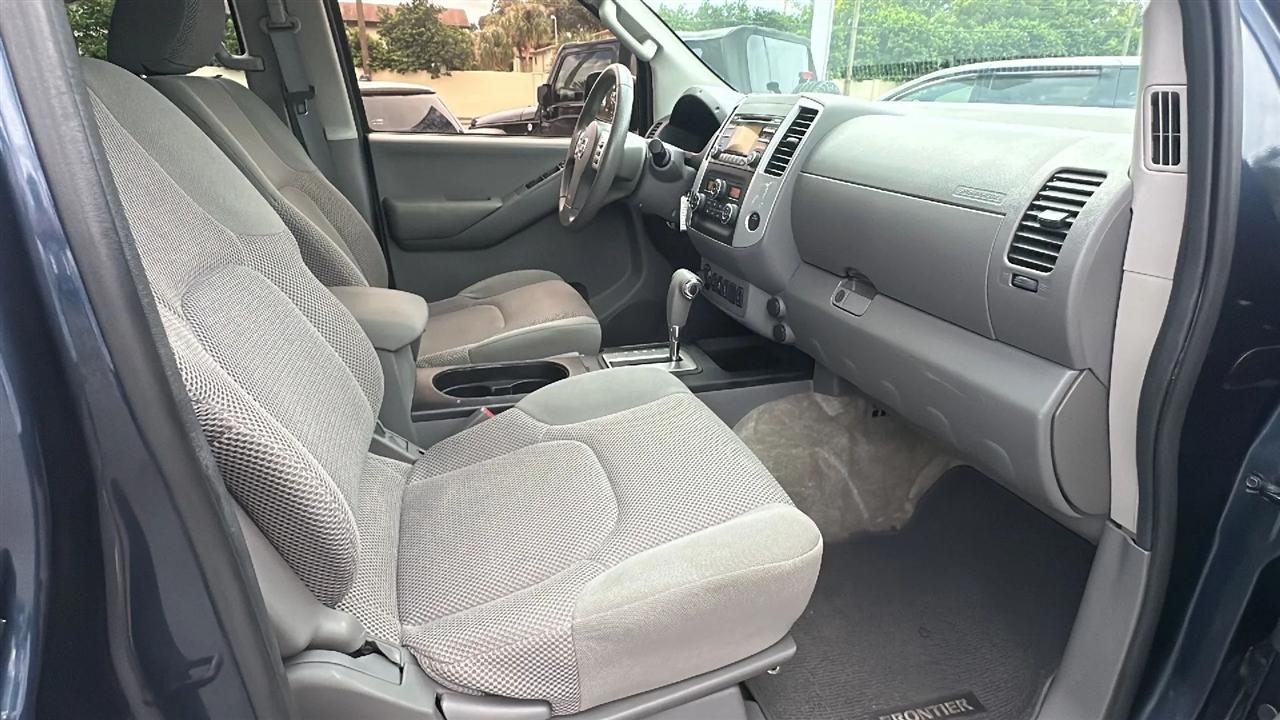 Nissan Frontier  2014
