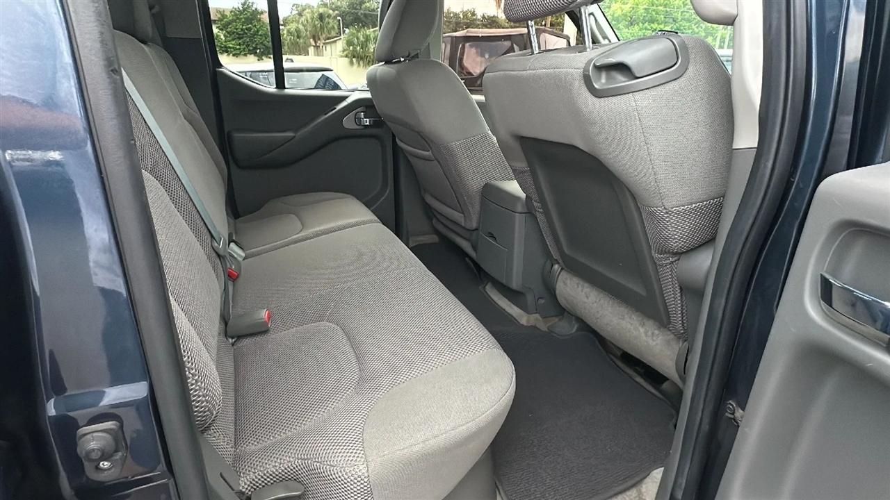 Nissan Frontier  2014
