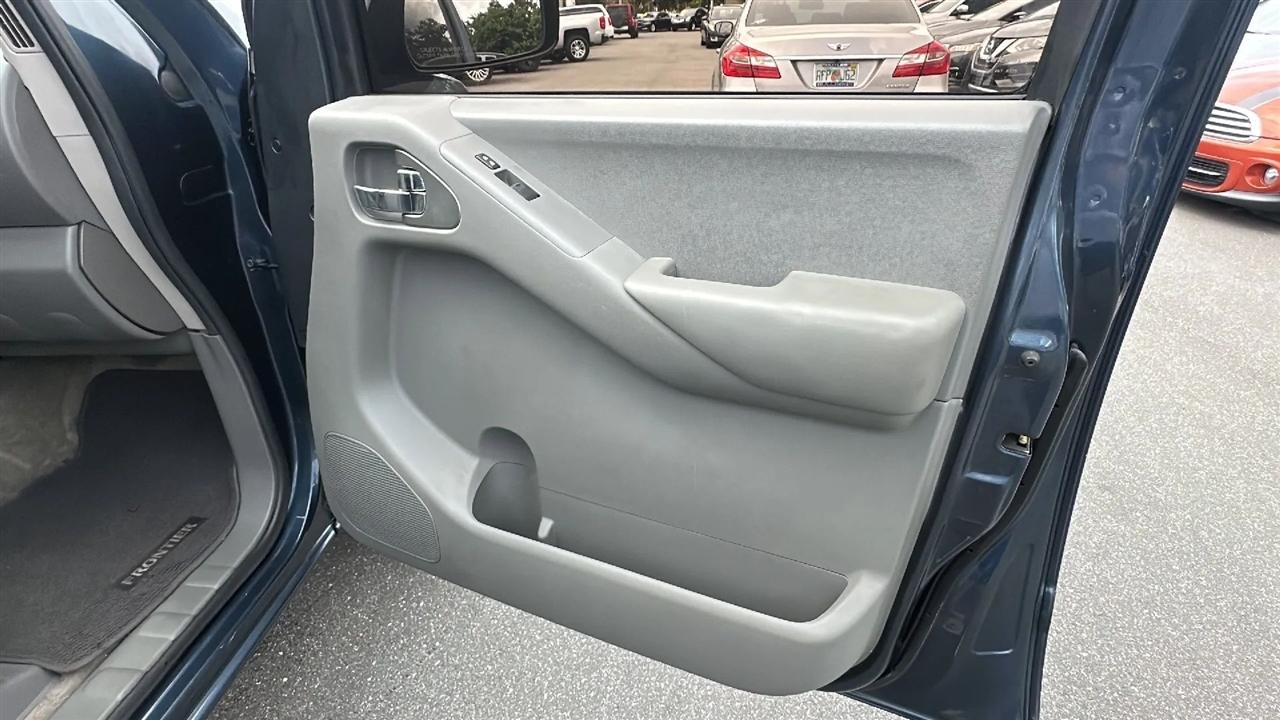 Nissan Frontier  2014