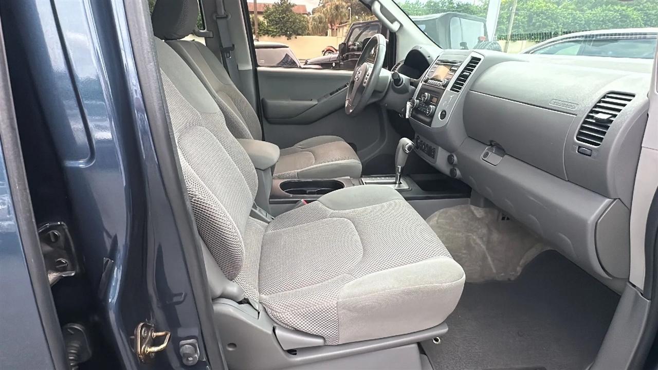 Nissan Frontier  2014