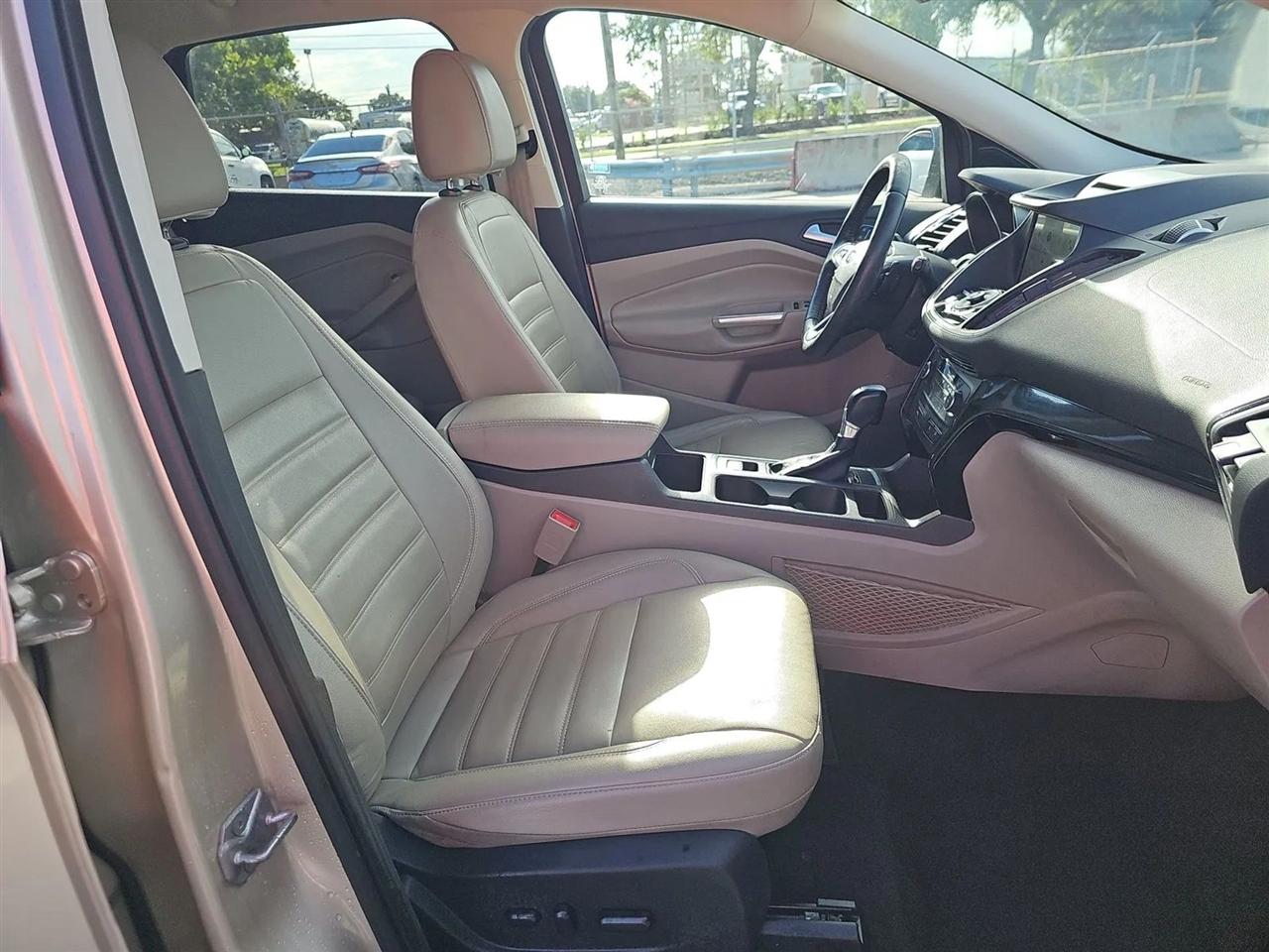 Ford Escape  2017