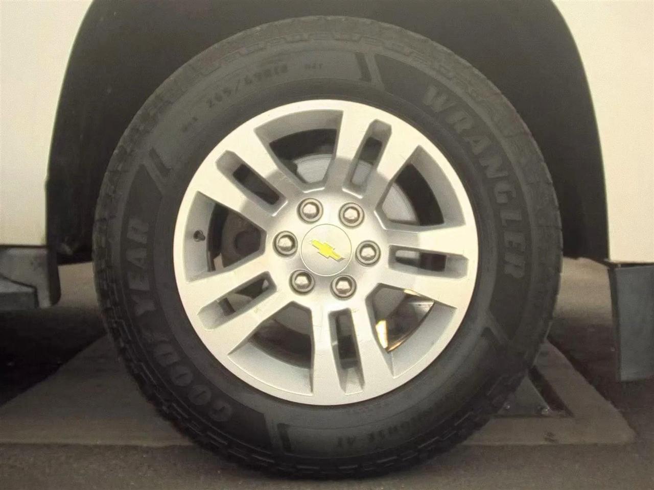 Chevrolet Suburban  2015