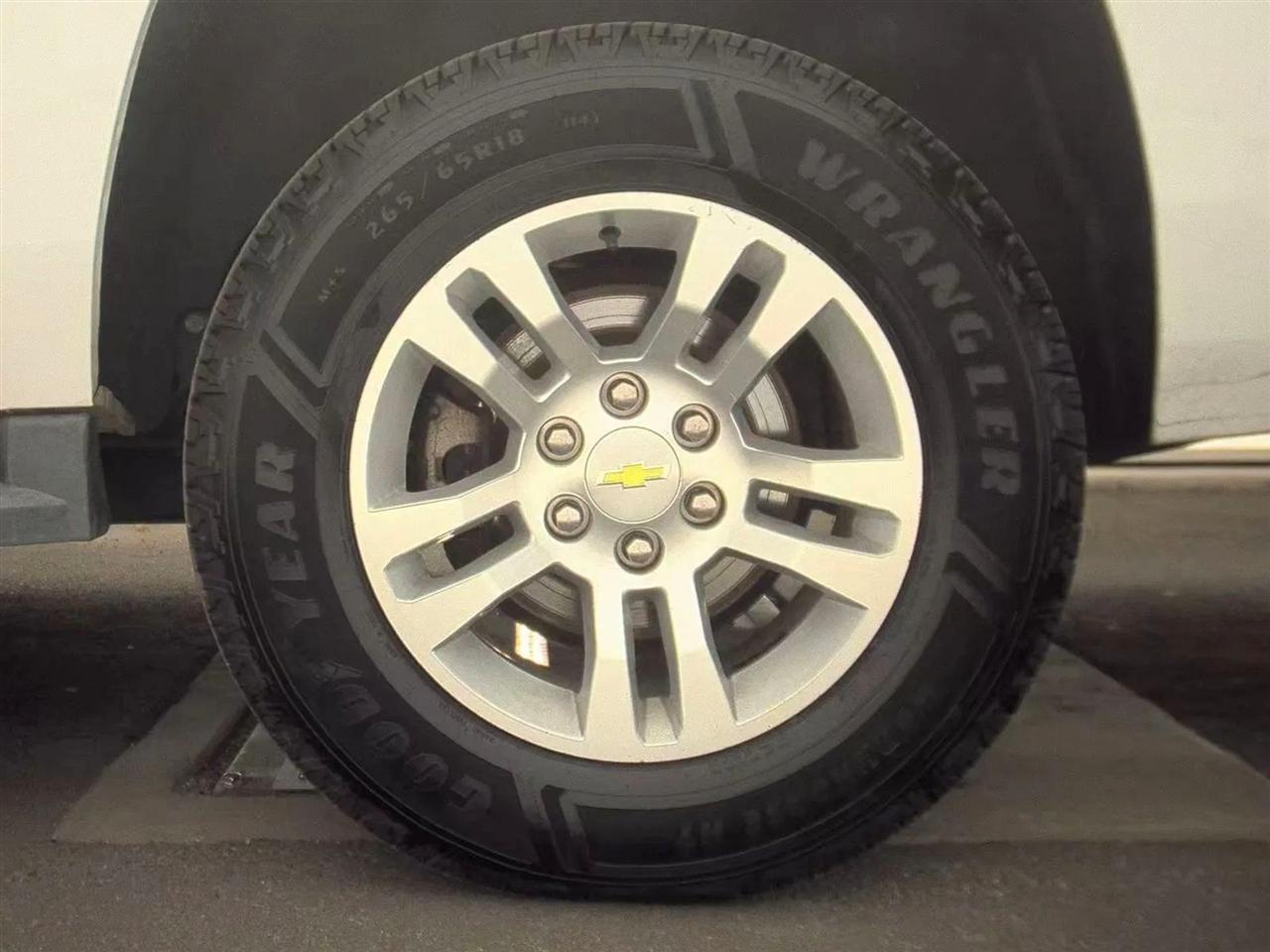 Chevrolet Suburban  2015