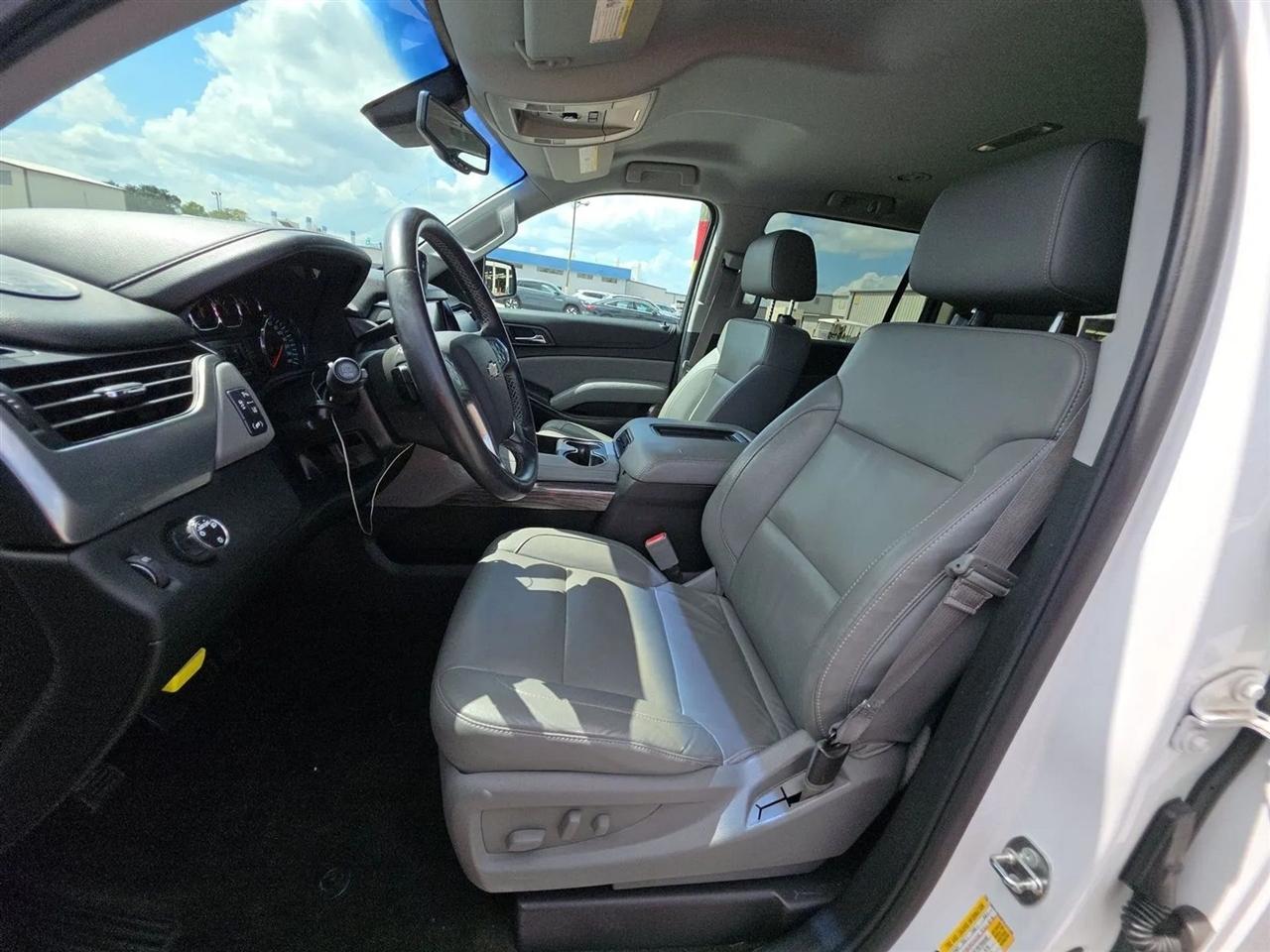 Chevrolet Suburban  2015