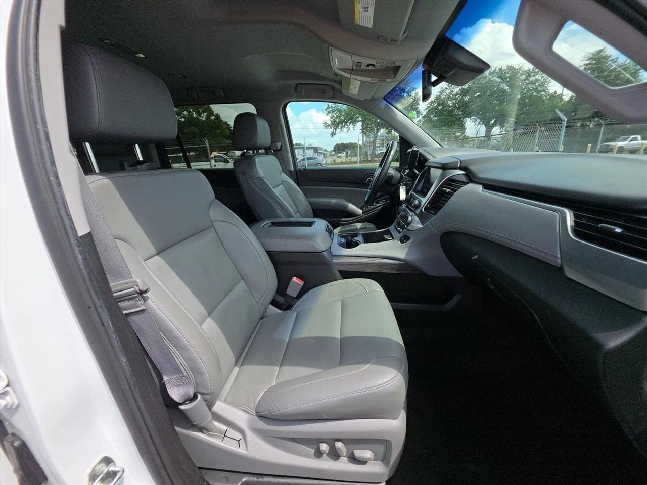 Chevrolet Suburban  2015