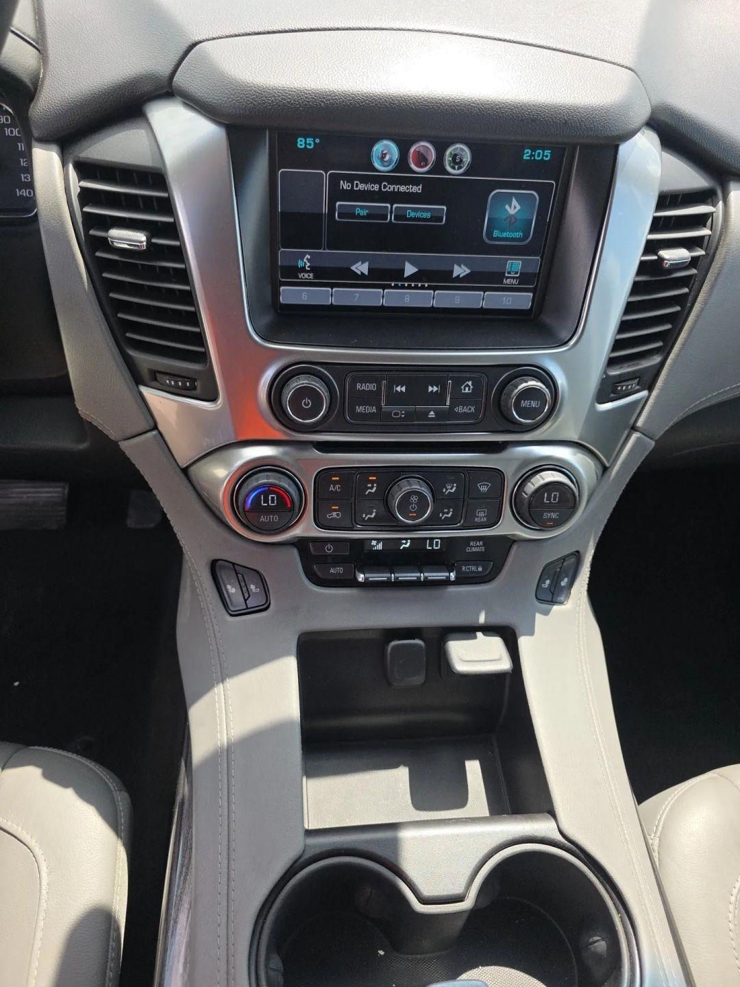 Chevrolet Suburban  2015
