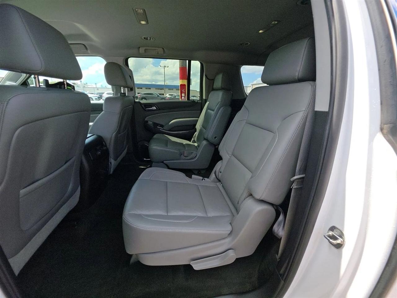 Chevrolet Suburban  2015