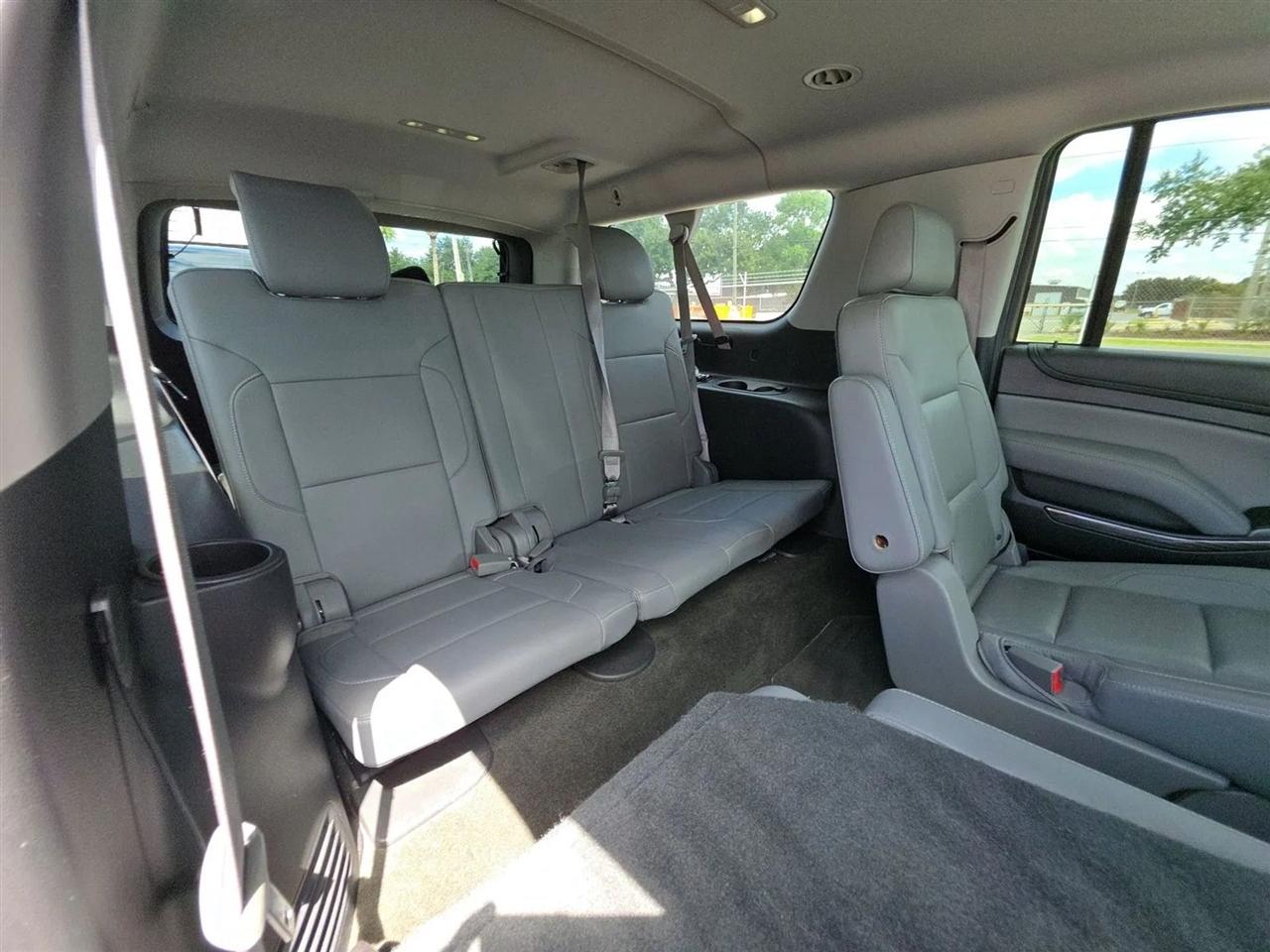 Chevrolet Suburban  2015
