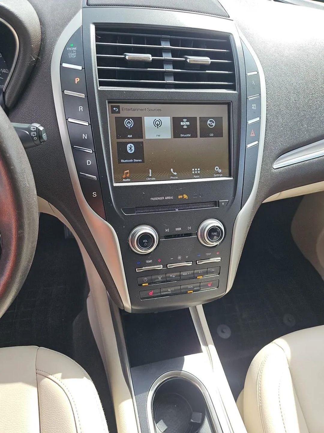 Lincoln MKC  2017