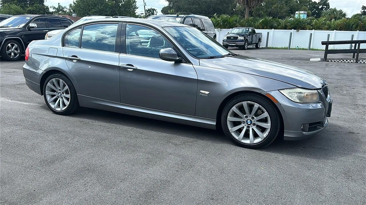 BMW 3 Series  2011