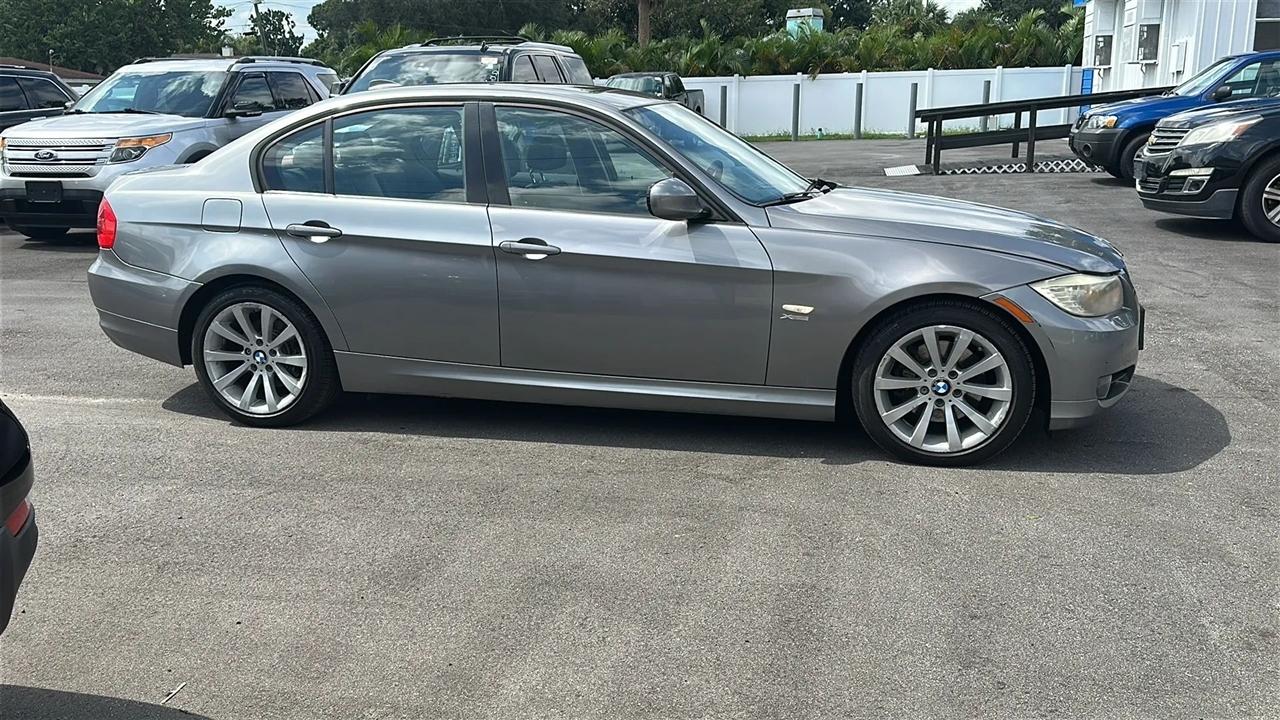BMW 3 Series  2011