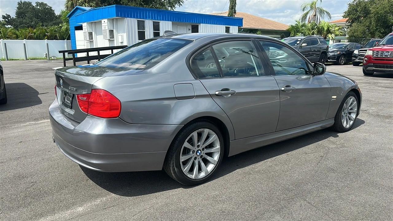 BMW 3 Series  2011