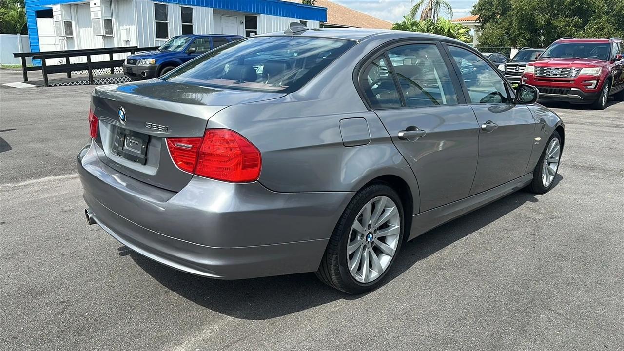 BMW 3 Series  2011